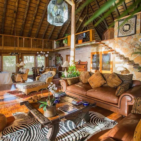 Villa Xpce Indonesian Palace Luxuorius Boutique